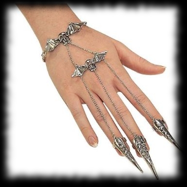 Deluxe Vampire Halloween Costume Accessory Idea Claw Rings and Bracelet
