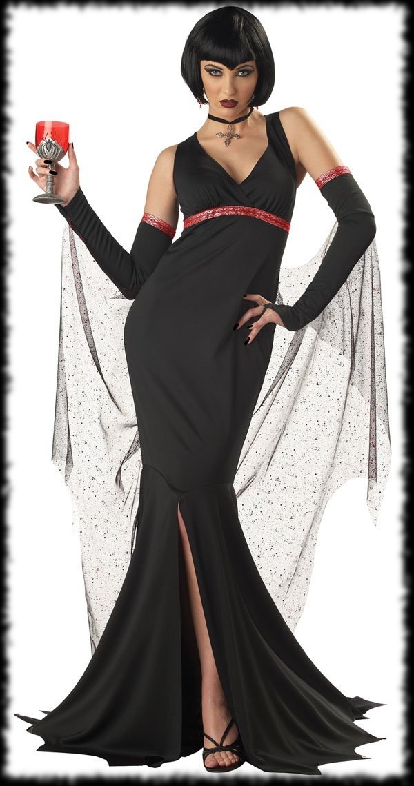 Elegant Vampiress Halloween Costume Ideas